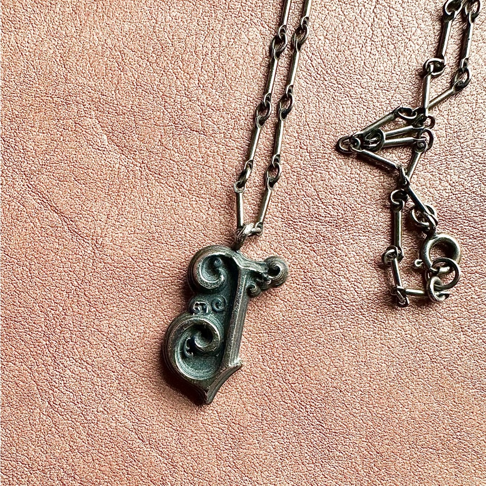 Vintage Black Pendant Necklace